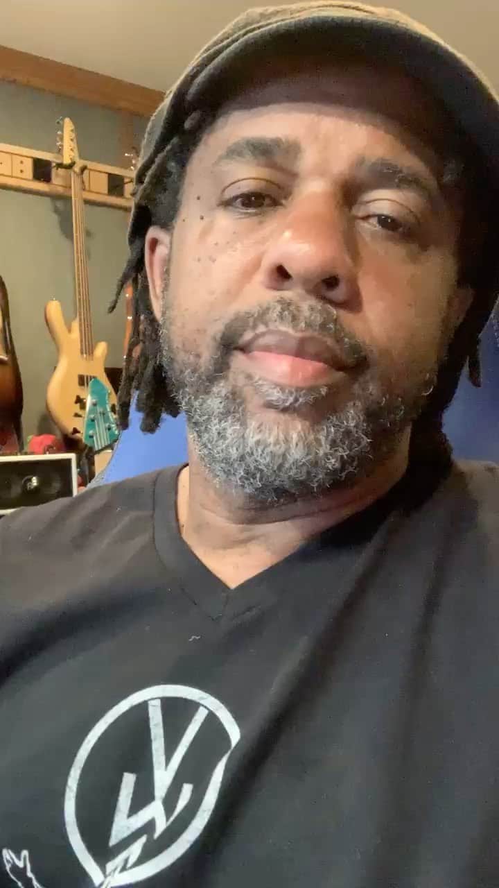 ヴィクター・ウッテンのインスタグラム：「Today we are happy to introduce for the first time ever, Victor Wooten’s Signature Bass Strap!! Limited Edition only 100 made! The exact strap that Victor uses on stage, created for him by Ergo Straps. You can get yours only at vixmerch.com opening at Midnight EST June 20th 2020!!」