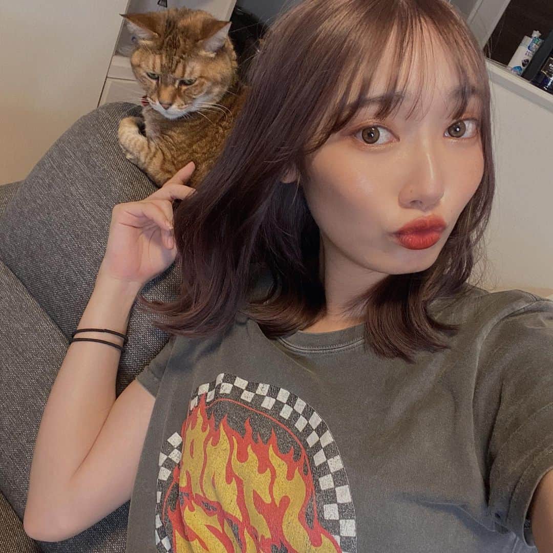 ゆりのインスタグラム：「そいえば髪染めたんよ。」