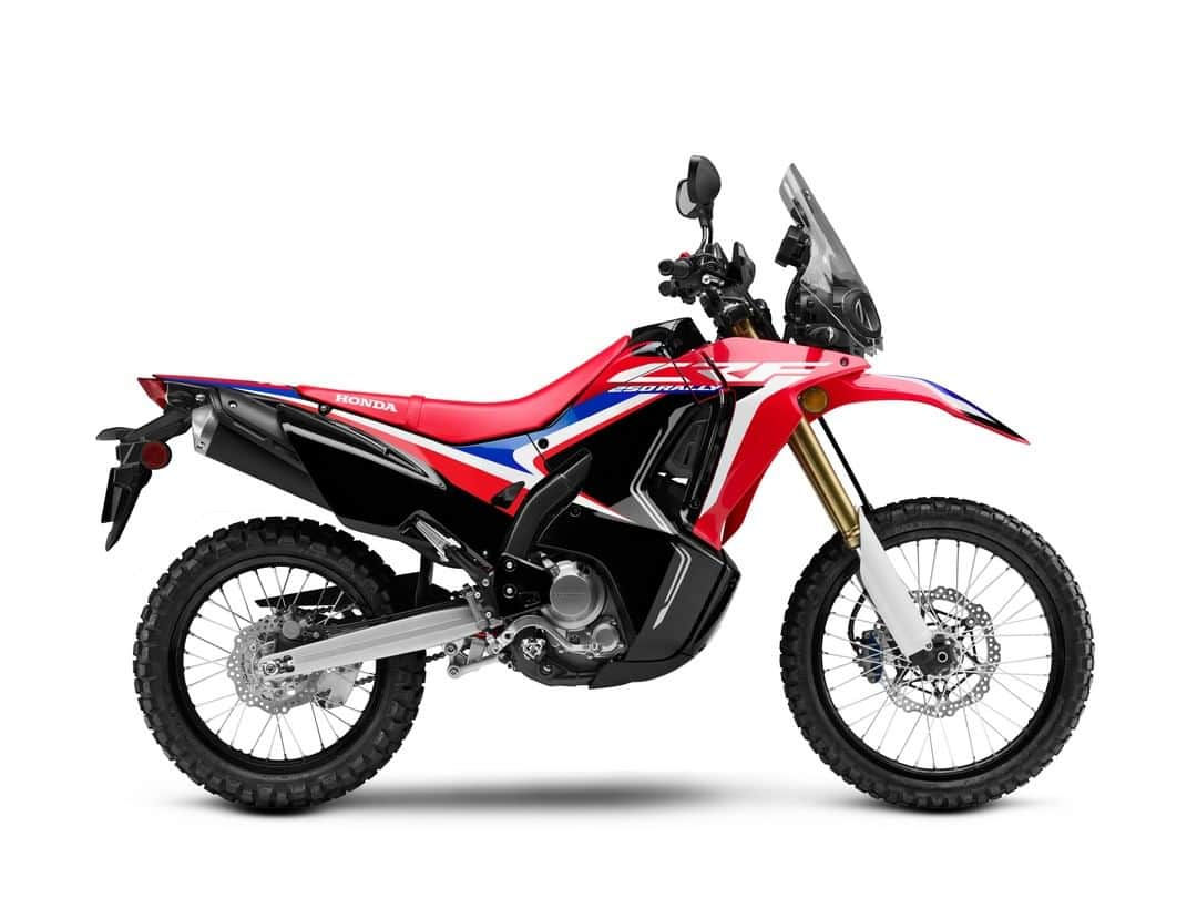 Honda Powersports USさんのインスタグラム写真 - (Honda Powersports USInstagram)「The 2020 CRF250L Rally ups the ante with a larger fuel tank, Dakar-inspired bodywork, handguards, windscreen, skid plate, and even more suspension travel. Where would you ride it? #crf250l #crf250lrally」6月17日 2時10分 - honda_powersports_us