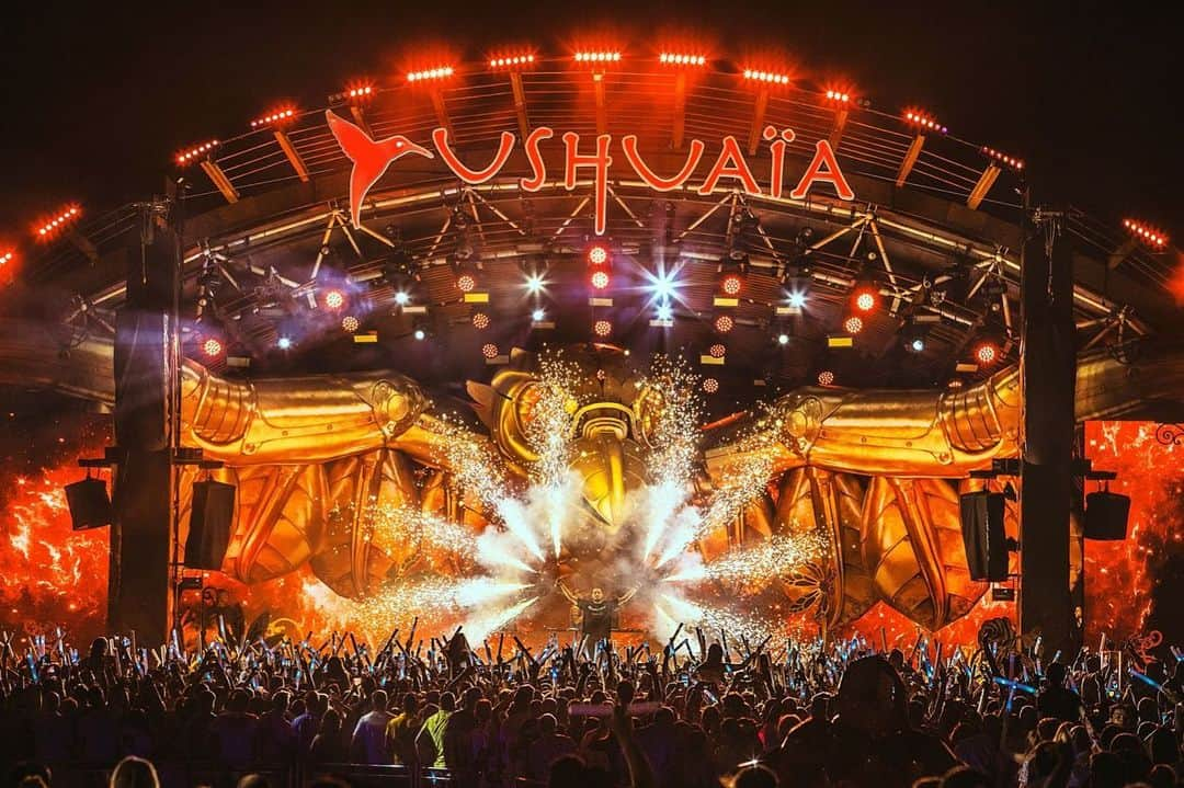 Dimitri Vegas & Like Mikeさんのインスタグラム写真 - (Dimitri Vegas & Like MikeInstagram)「Today would be the first show out of 15 of our @tomorrowland presents Dimitri Vegas & Like Mike @ushuaiaibiza, crazy times... It breaks our hearts we can't party together but let's make it twice as big next year 🔥」6月17日 2時20分 - dimitrivegasandlikemike