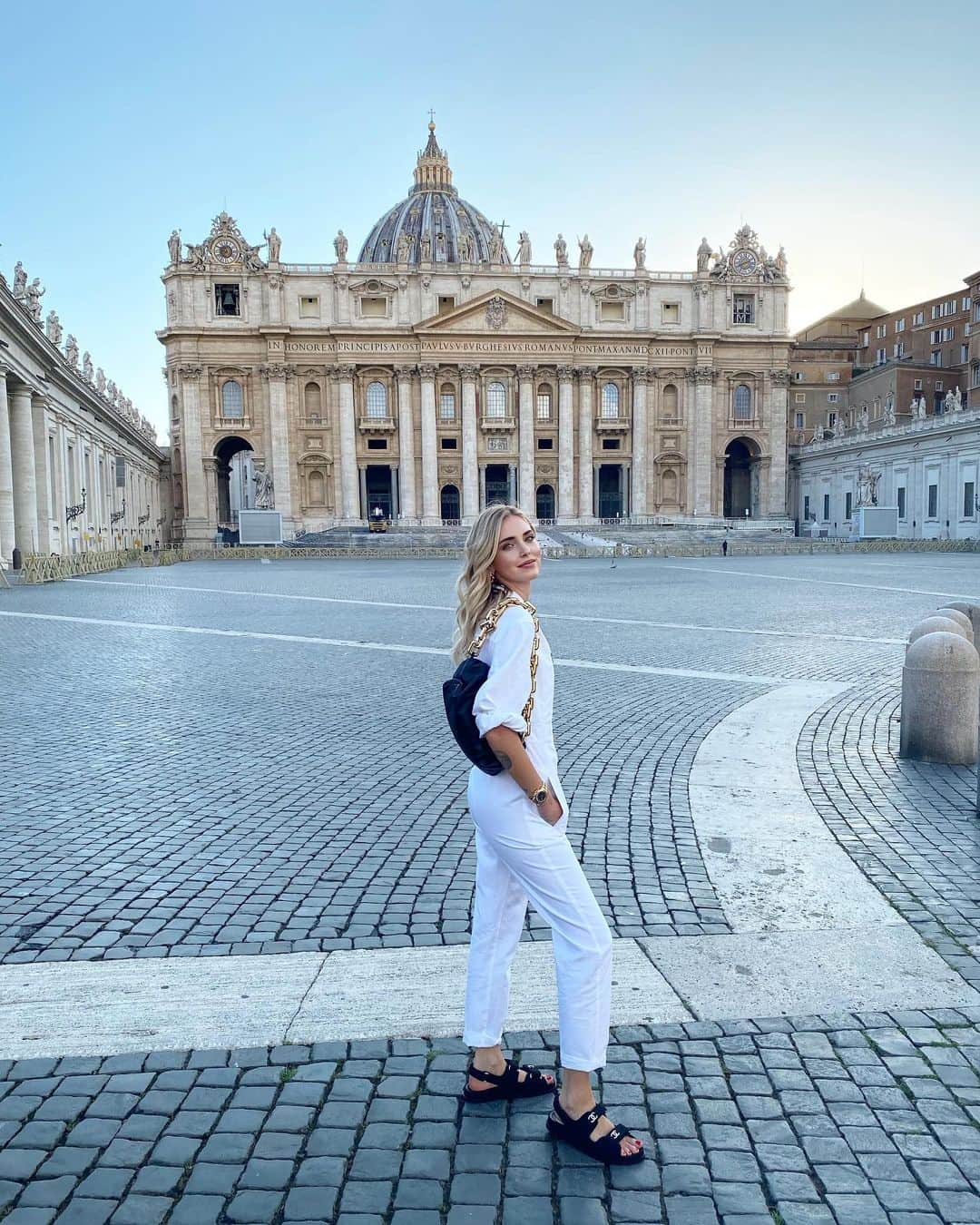 キアラ・フェラーニさんのインスタグラム写真 - (キアラ・フェラーニInstagram)「Roma and an empty Vaticano ❤️」6月17日 3時04分 - chiaraferragni