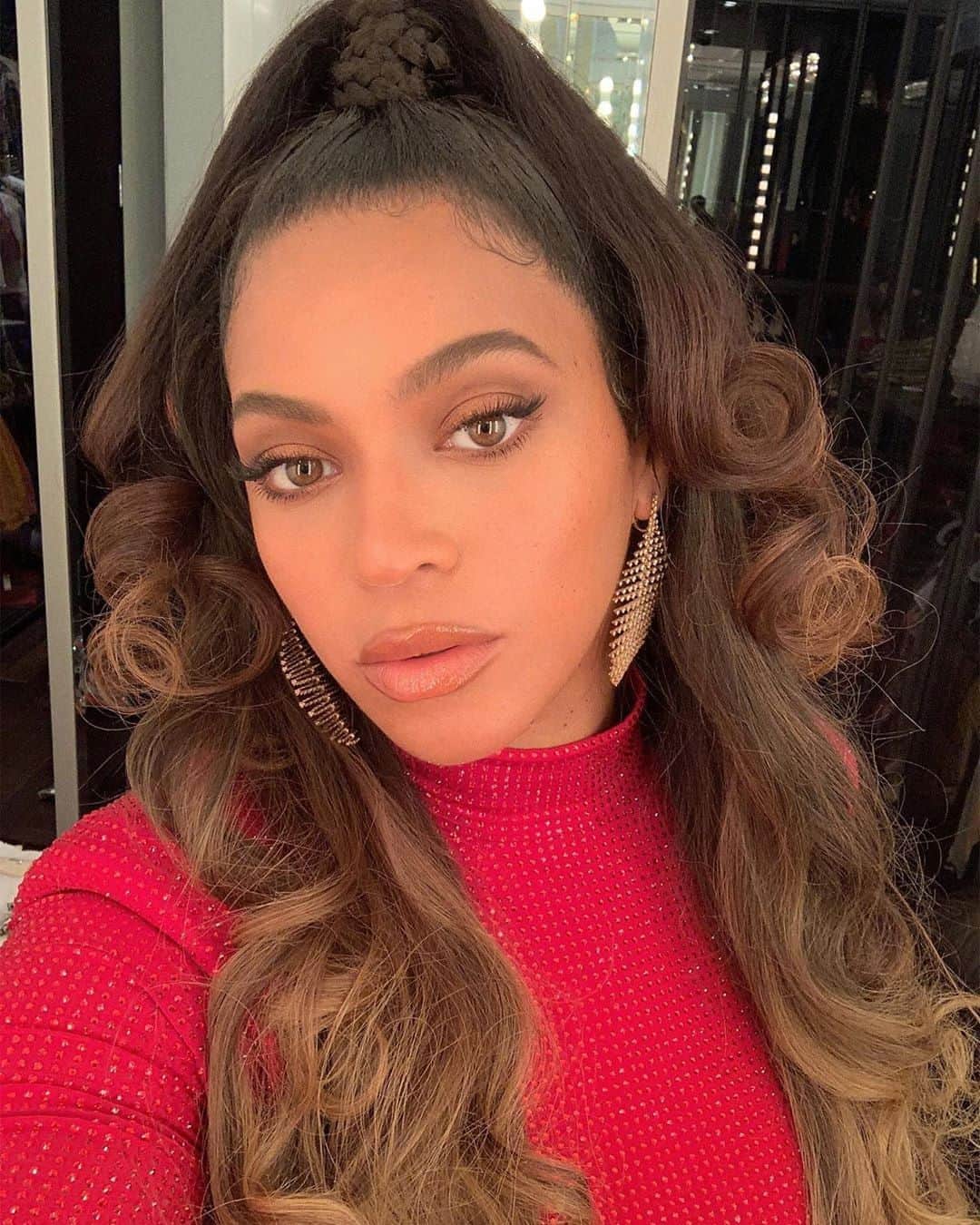 Teen Vogueさんのインスタグラム写真 - (Teen VogueInstagram)「"With every death of a Black person at the hands of the police, there are two real tragedies: the death itself, and the inaction and delays that follow it. This is your chance to end that pattern." Beyoncé just issued a powerful call for the arrest of the three police officers who killed Breonna Taylor. See more at the link in bio.」6月17日 3時10分 - teenvogue