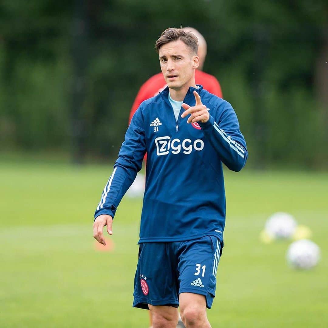 ニコラス・タグリアフィコさんのインスタグラム写真 - (ニコラス・タグリアフィコInstagram)「Sumando entrenamientos. 👍🏻😉 Another training session! #Ajax」6月17日 3時46分 - tagliafico3