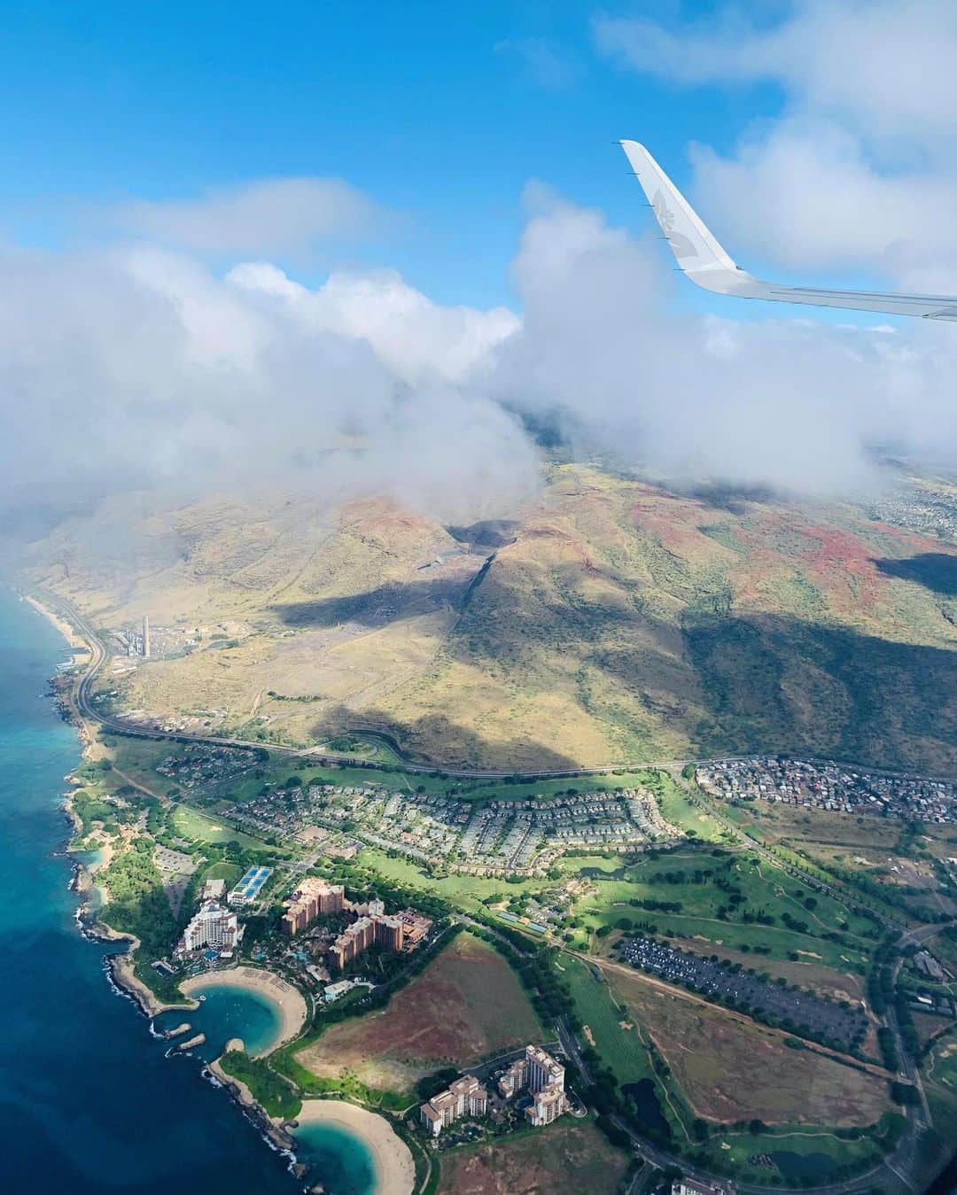ハワイアン航空さんのインスタグラム写真 - (ハワイアン航空Instagram)「Today is the day! 🎉 The inter-island quarantine has been lifted within the state of Hawai‘i, and we are so excited to welcome you on board and reconnect you with family and friends across the Islands. 💜⠀ ⠀ If you are traveling on our Neighbor Island flights with us this week, we'd love to follow along on your journey! Share a photo and tag #ReconnectingHawaii and @HawaiianAirlines for a chance to be featured on our account. 🤗⠀ ⠀ Which island awaits your next Hawaiian Airlines adventure? 🌺🤙⠀ ⠀ 📷: @doreencode」6月17日 3時57分 - hawaiianairlines