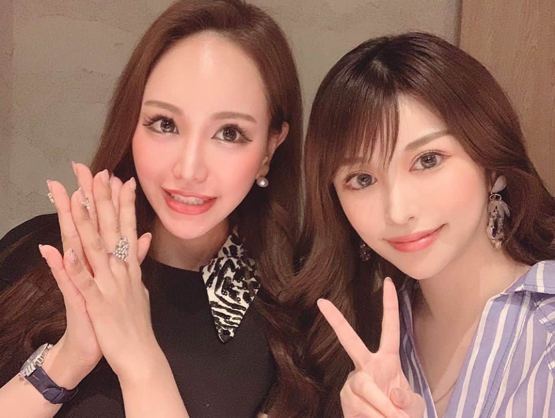 藤咲めいさんのインスタグラム写真 - (藤咲めいInstagram)「ゆみさんが退職祝いしてくださった🥺❤️ こうやって、辞めても仲良くしてくださって嬉しいなぁ😢 ありがとうございます🥰 これからも遊んでください💓 . . . #桜ゆみ #ファブリック #dinner #grow #鉄板焼き #六本木 #女子会」6月17日 3時55分 - meyf333