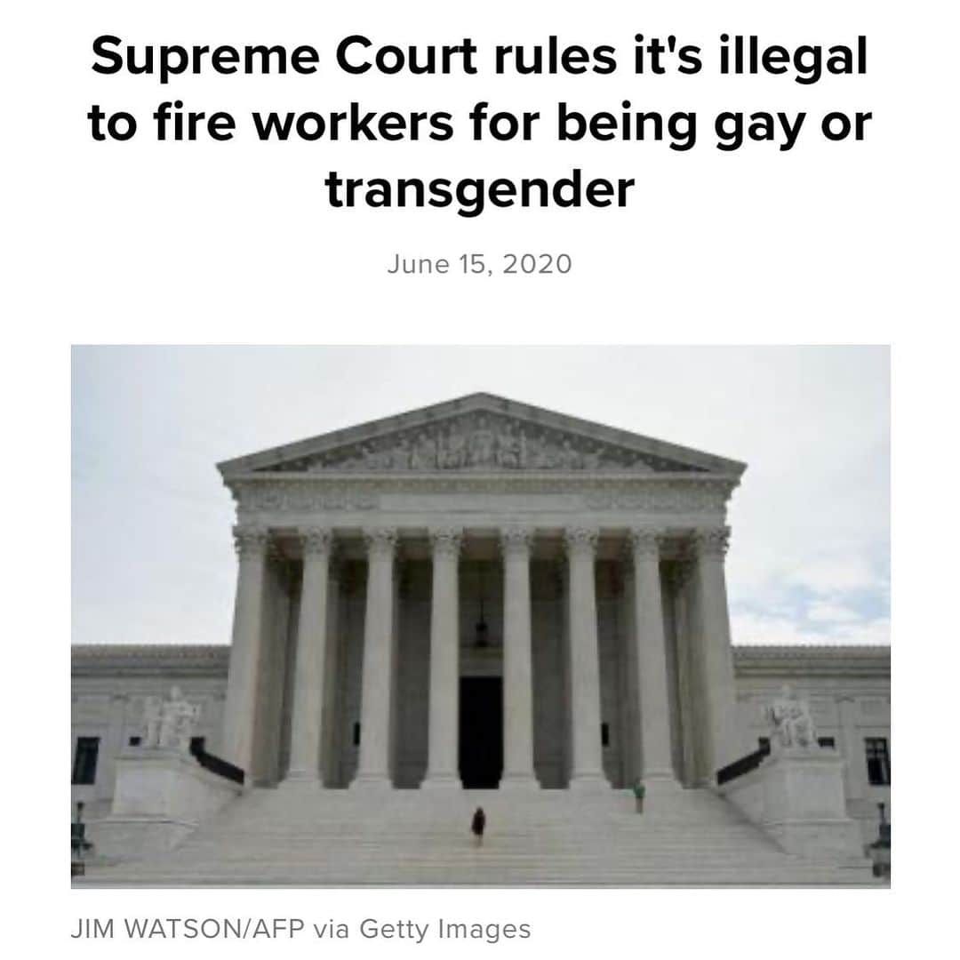エリック・クリスチャン・オルセンのインスタグラム：「This is the best of us as a nation More of this America. #lgbtq🌈」