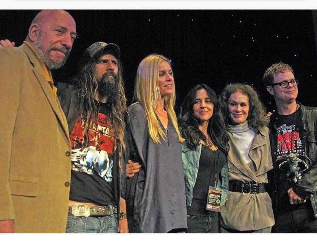 ロブ・ゾンビのインスタグラム：「House of 1000 Corpses reunion. We could never seem to get everyone together again, but we got pretty close in 2011 at the Universal Studios Eyegore Awards. Last time we all saw Karen Black. #houseof1000corpses #robzombie #sherimoonzombie #sidhaig #rainnwilson #jenjostyn #karenblack」