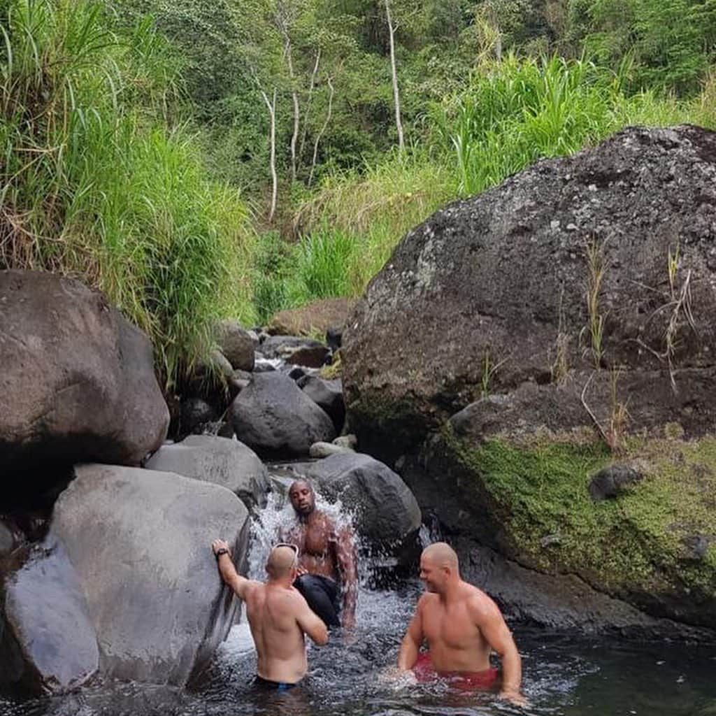 テディ・リネールさんのインスタグラム写真 - (テディ・リネールInstagram)「Retrouvailles à la Grande Découverte ⛰🇬🇵 Quel bonheur de retrouver la famille et la team en Gwada, zot té ka manké mwen 🙏🏾 . .  #Guadeloupe #Family」6月17日 4時17分 - teddyriner