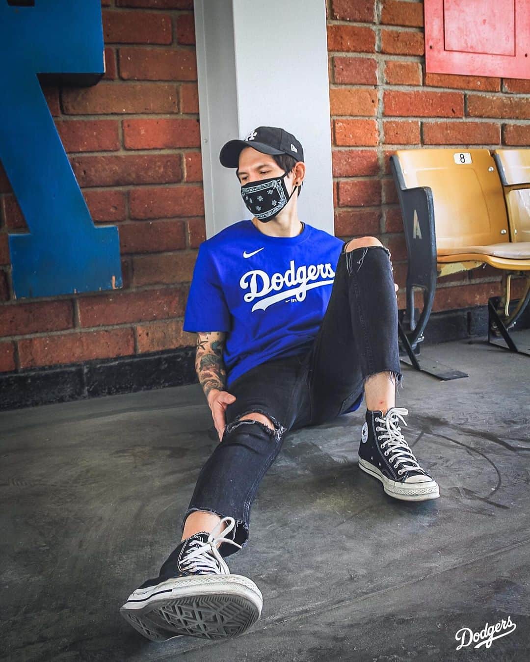 Los Angeles Dodgersさんのインスタグラム写真 - (Los Angeles DodgersInstagram)「Need a last minute Father’s Day gift? Check out @dodgerstopofthepark for all your Dodger merch. Curbside pickup or shipping available.」6月17日 4時26分 - dodgers