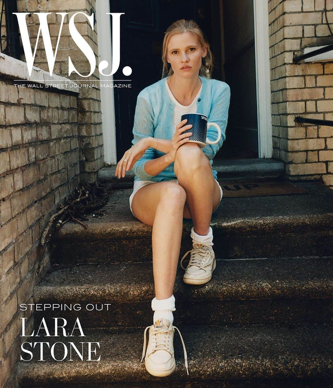 ララ・ストーンさんのインスタグラム写真 - (ララ・ストーンInstagram)「On my doorstep with @wsjmag  by @danmartensen and @clarerichardson1」6月17日 4時44分 - lara_stone