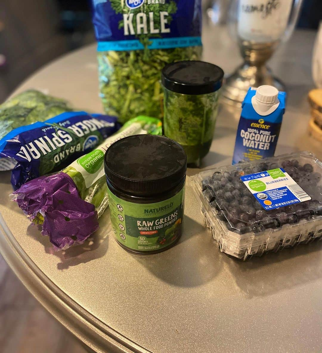 オリアンティさんのインスタグラム写真 - (オリアンティInstagram)「Everyday blend .. so great !☀️🌿🥗 #keephealthy #eatyourgreens」6月17日 4時45分 - iamorianthi