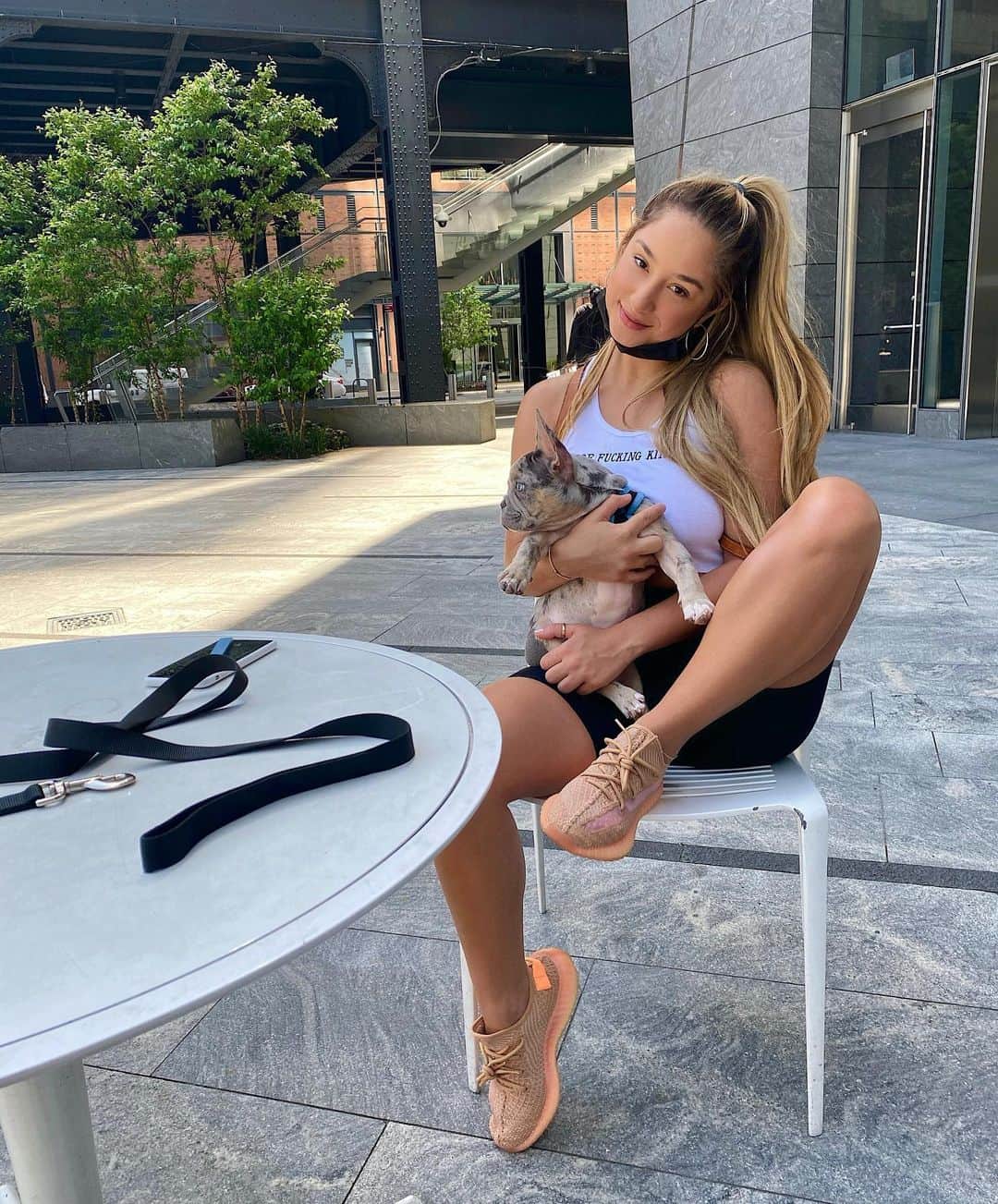 Savannah Montanoのインスタグラム：「Babies first time out in the city 🤍」