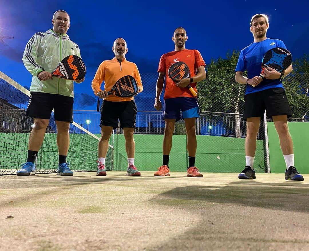 ジョルディ・コディーナのインスタグラム：「2/2... 🎾🎾🎾」