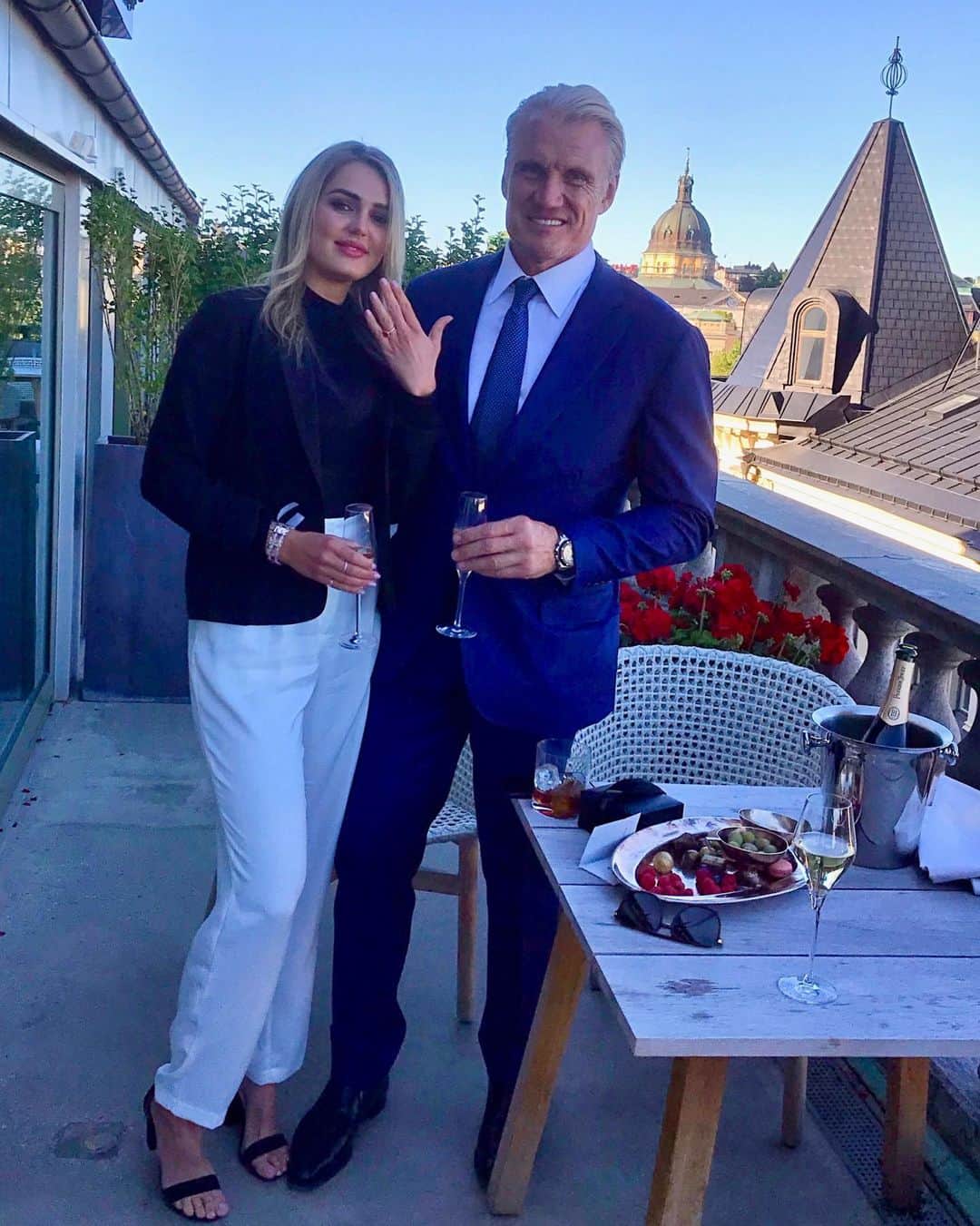 ドルフ・ラングレンのインスタグラム：「Something very special happened here in Sweden. D❤️E」