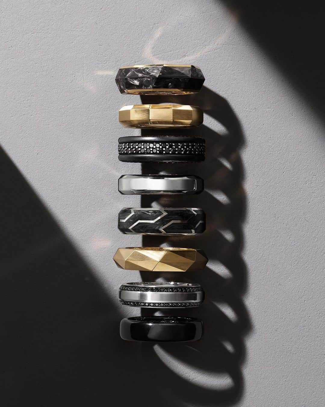 デビッドヤーマンのインスタグラム：「Write your own story: designed for the man who defines his own style, our modern band rings express individuality from the classic to the unconventional. #FathersDay #DavidYurman」