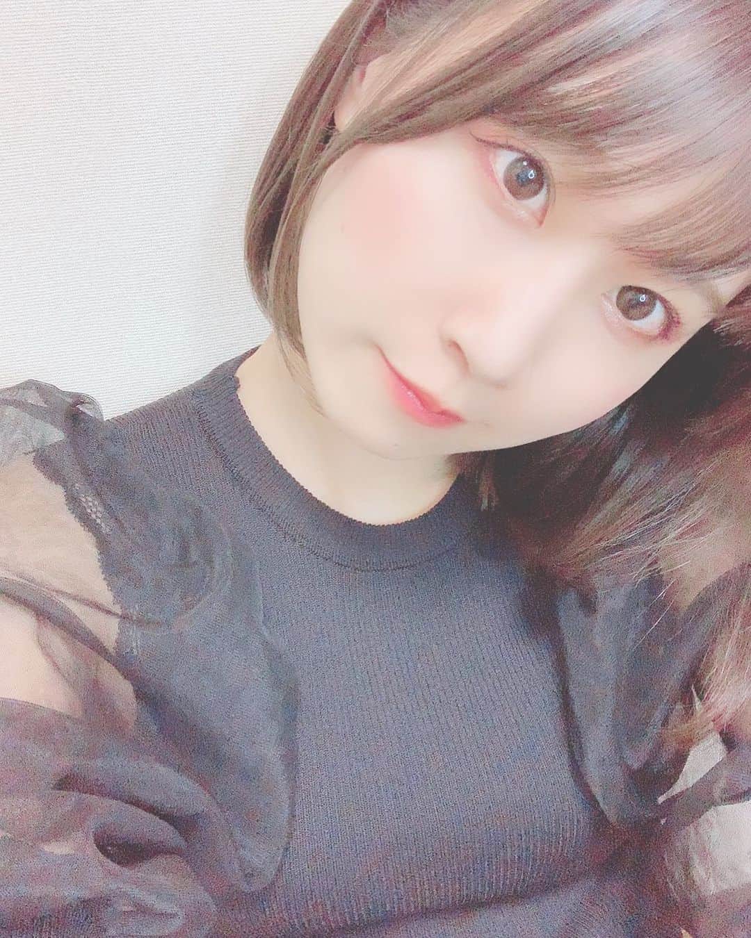 八木沙季のインスタグラム：「💇‍♀️💇‍♀️ . 髪の毛切りました😊 こんなに短くしたの久しぶりかも！ でもまあすぐ伸びるので…😂 みんなに会う頃にはどんな髪型になってるかな🥺 .」