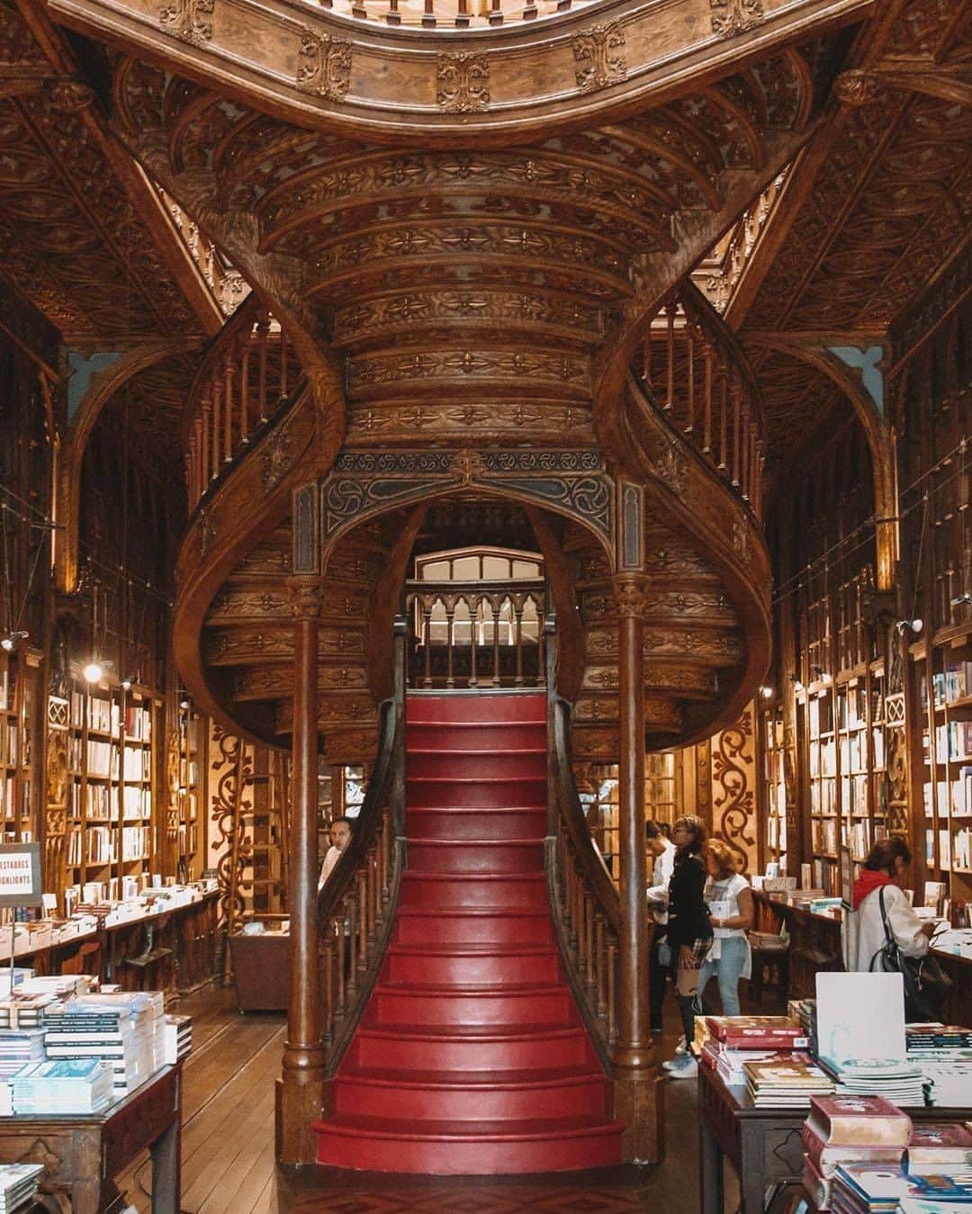 Discover Earthさんのインスタグラム写真 - (Discover EarthInstagram)「🇵🇹 #discoverportugal with @girlgoneabroad : "Portugal. It has culture, beaches, and fairytale castles. It’s affordable, and safe. There’s a digital nomad scene, fun nightlife, good food, and even better wine. . And thats why it was so easy to stay for 30 days after my little tour d’Italy, and even easier to stay for nearly 3 months the second time around. Choosing only 10 photos to highlight this country’s beauty was a difficult task. Which is your favorite? . Locations: . 1&2: Sintra 3&4: Porto 5&6: The Douro Valley 7&8: Praia da Ursa 9: Lisbon 10: Praia da Marinha"」6月17日 17時00分 - discoverearth