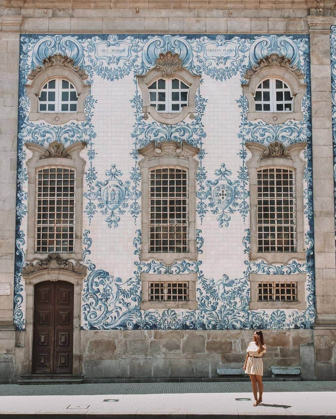 Discover Earthさんのインスタグラム写真 - (Discover EarthInstagram)「🇵🇹 #discoverportugal with @girlgoneabroad : "Portugal. It has culture, beaches, and fairytale castles. It’s affordable, and safe. There’s a digital nomad scene, fun nightlife, good food, and even better wine. . And thats why it was so easy to stay for 30 days after my little tour d’Italy, and even easier to stay for nearly 3 months the second time around. Choosing only 10 photos to highlight this country’s beauty was a difficult task. Which is your favorite? . Locations: . 1&2: Sintra 3&4: Porto 5&6: The Douro Valley 7&8: Praia da Ursa 9: Lisbon 10: Praia da Marinha"」6月17日 17時00分 - discoverearth