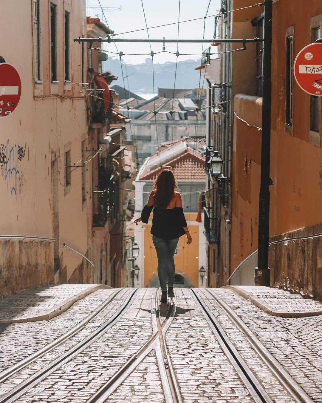 Discover Earthさんのインスタグラム写真 - (Discover EarthInstagram)「🇵🇹 #discoverportugal with @girlgoneabroad : "Portugal. It has culture, beaches, and fairytale castles. It’s affordable, and safe. There’s a digital nomad scene, fun nightlife, good food, and even better wine. . And thats why it was so easy to stay for 30 days after my little tour d’Italy, and even easier to stay for nearly 3 months the second time around. Choosing only 10 photos to highlight this country’s beauty was a difficult task. Which is your favorite? . Locations: . 1&2: Sintra 3&4: Porto 5&6: The Douro Valley 7&8: Praia da Ursa 9: Lisbon 10: Praia da Marinha"」6月17日 17時00分 - discoverearth