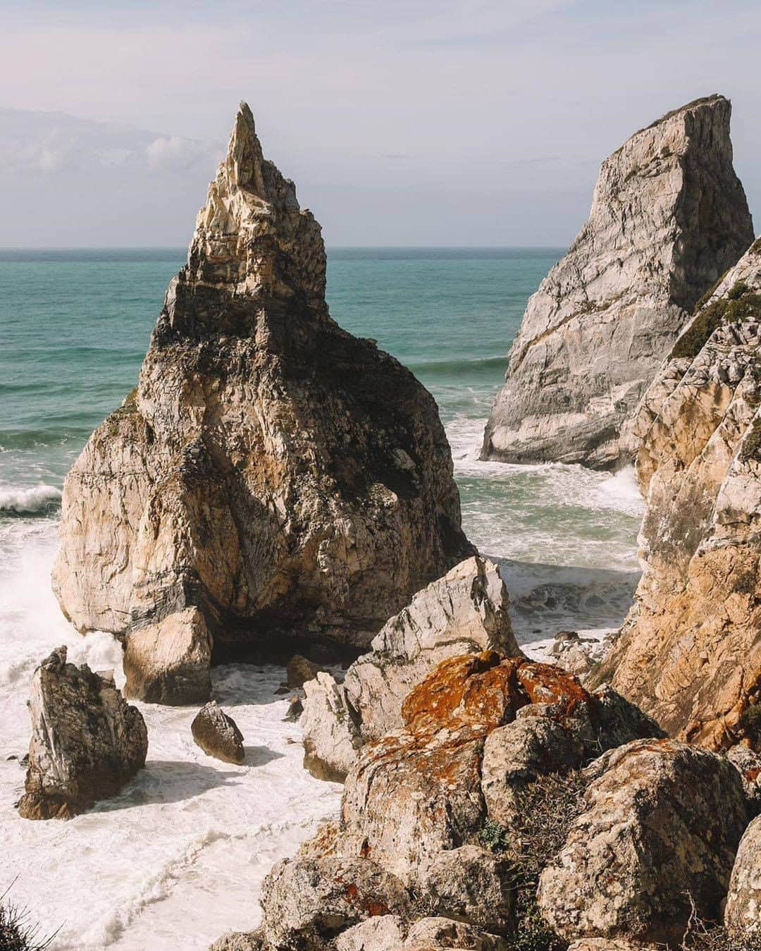 Discover Earthさんのインスタグラム写真 - (Discover EarthInstagram)「🇵🇹 #discoverportugal with @girlgoneabroad : "Portugal. It has culture, beaches, and fairytale castles. It’s affordable, and safe. There’s a digital nomad scene, fun nightlife, good food, and even better wine. . And thats why it was so easy to stay for 30 days after my little tour d’Italy, and even easier to stay for nearly 3 months the second time around. Choosing only 10 photos to highlight this country’s beauty was a difficult task. Which is your favorite? . Locations: . 1&2: Sintra 3&4: Porto 5&6: The Douro Valley 7&8: Praia da Ursa 9: Lisbon 10: Praia da Marinha"」6月17日 17時00分 - discoverearth