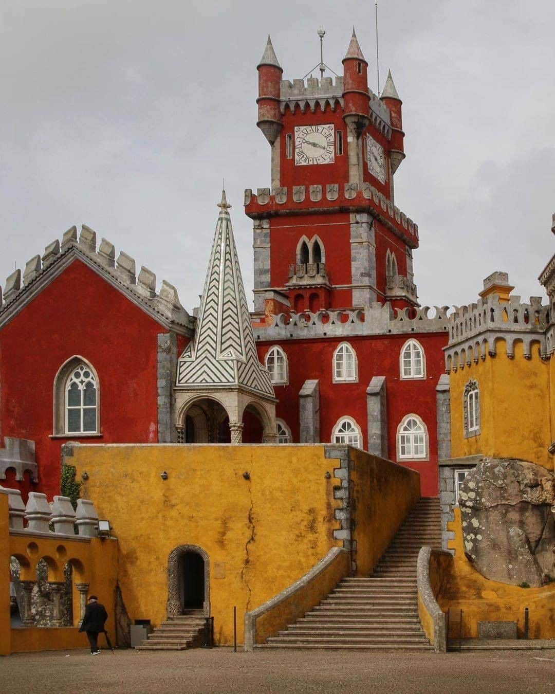 Discover Earthさんのインスタグラム写真 - (Discover EarthInstagram)「🇵🇹 #discoverportugal with @girlgoneabroad : "Portugal. It has culture, beaches, and fairytale castles. It’s affordable, and safe. There’s a digital nomad scene, fun nightlife, good food, and even better wine. . And thats why it was so easy to stay for 30 days after my little tour d’Italy, and even easier to stay for nearly 3 months the second time around. Choosing only 10 photos to highlight this country’s beauty was a difficult task. Which is your favorite? . Locations: . 1&2: Sintra 3&4: Porto 5&6: The Douro Valley 7&8: Praia da Ursa 9: Lisbon 10: Praia da Marinha"」6月17日 17時00分 - discoverearth
