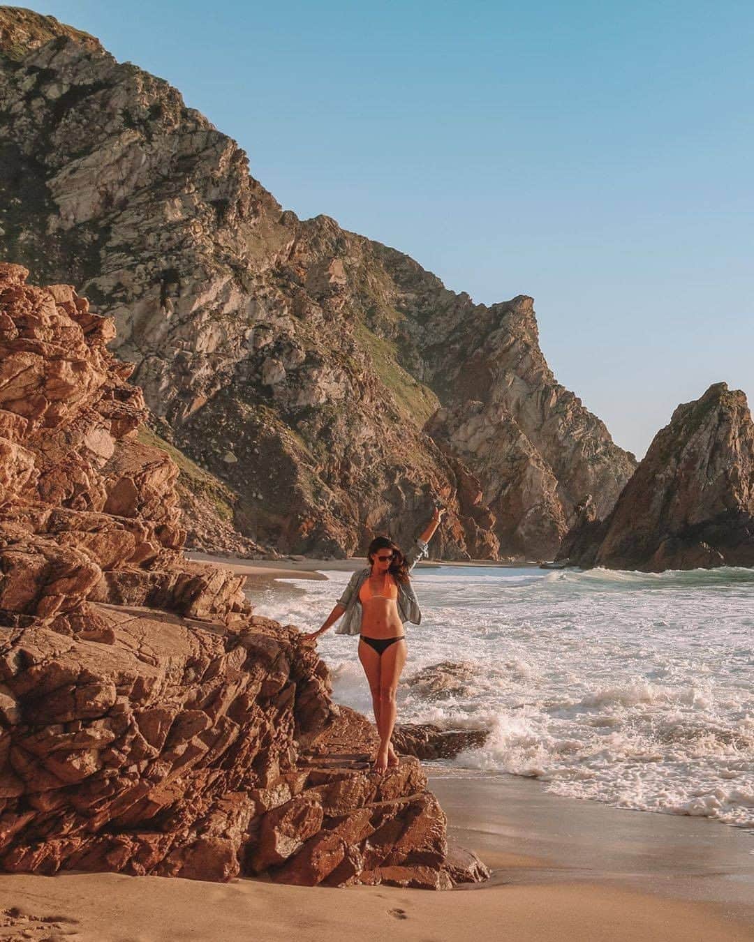 Discover Earthさんのインスタグラム写真 - (Discover EarthInstagram)「🇵🇹 #discoverportugal with @girlgoneabroad : "Portugal. It has culture, beaches, and fairytale castles. It’s affordable, and safe. There’s a digital nomad scene, fun nightlife, good food, and even better wine. . And thats why it was so easy to stay for 30 days after my little tour d’Italy, and even easier to stay for nearly 3 months the second time around. Choosing only 10 photos to highlight this country’s beauty was a difficult task. Which is your favorite? . Locations: . 1&2: Sintra 3&4: Porto 5&6: The Douro Valley 7&8: Praia da Ursa 9: Lisbon 10: Praia da Marinha"」6月17日 17時00分 - discoverearth