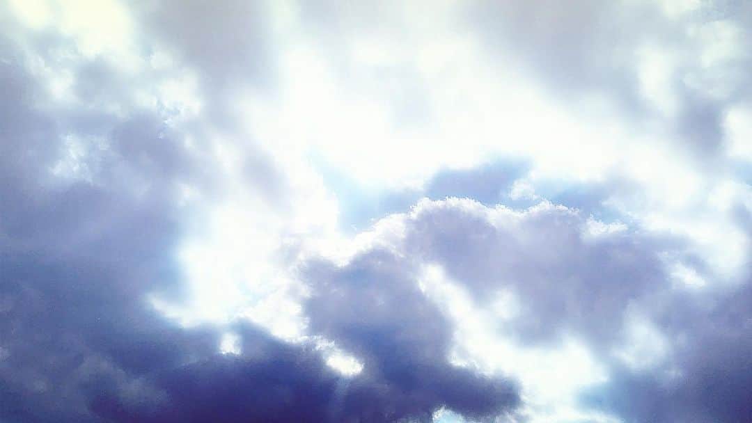 より子さんのインスタグラム写真 - (より子Instagram)「#sky #cloudy #sunshine #light #blue」6月17日 17時17分 - yorico513