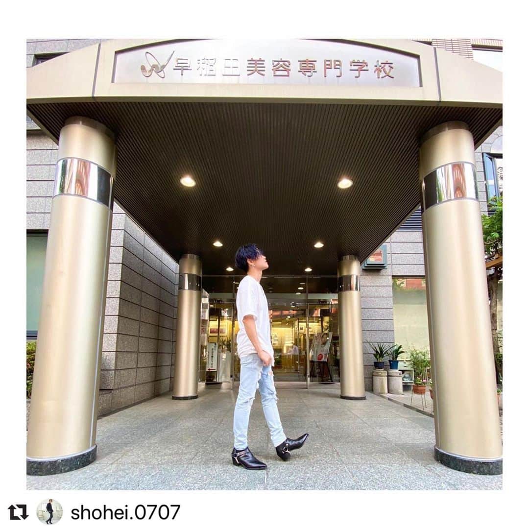 のインスタグラム：「✨早稲美卒業生✨ 人気美容師YouTuber SHOHEIさんが早稲美にて撮影🎥 ありがとうございました😃  #Repost@shohei.0707 with @make_repost ・・・ 実は昨日も1日、﻿ とあるお仕事で母校の﻿ 早稲田美容専門学校で1日撮影してました！🎥﻿ 計2日間、とても大掛かりな撮影で﻿ きっと斬新な物が出来上がると思います❗️😁﻿ ﻿ 美容師YouTuberとして母校と仕事が出来て、﻿ お世話になった先生や同期と会う事が出来て﻿ とても楽しみながらやらせて頂来ました🔥﻿ 授業中に色んな教室に撮影入ったり、﻿ 驚かせてしまってすみません！🙏﻿ 声かけてくれた生徒さん方ありがとうございました✨﻿ ﻿ #美容師youtuber」
