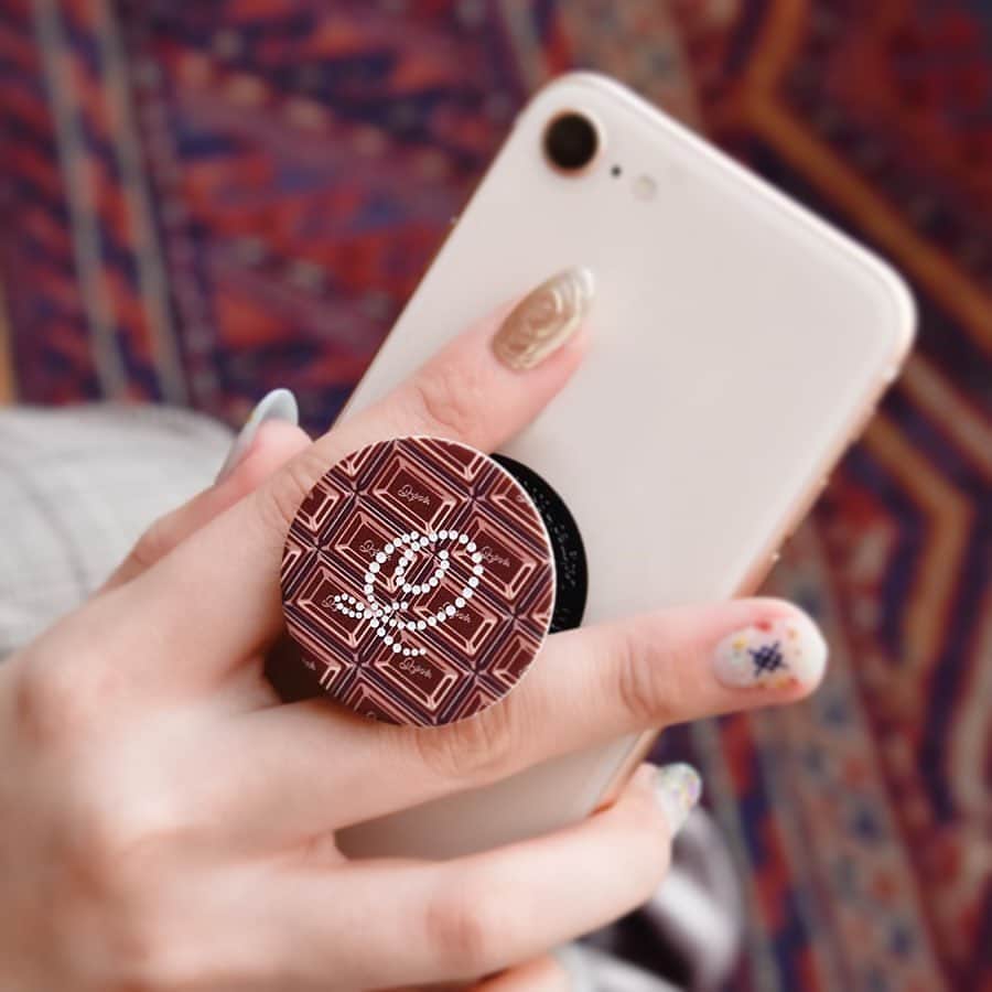 キューポットさんのインスタグラム写真 - (キューポットInstagram)「♡﻿ Decorate your phone with sweet pieces🍓💕🍫﻿ ﻿ Items available from 20.57-!﻿ ﻿ #qpot #sweet #madeinjapan #phone #iphone #popsockets #gadget #chocolate colate #strawberry」6月17日 18時03分 - press_qpot_international