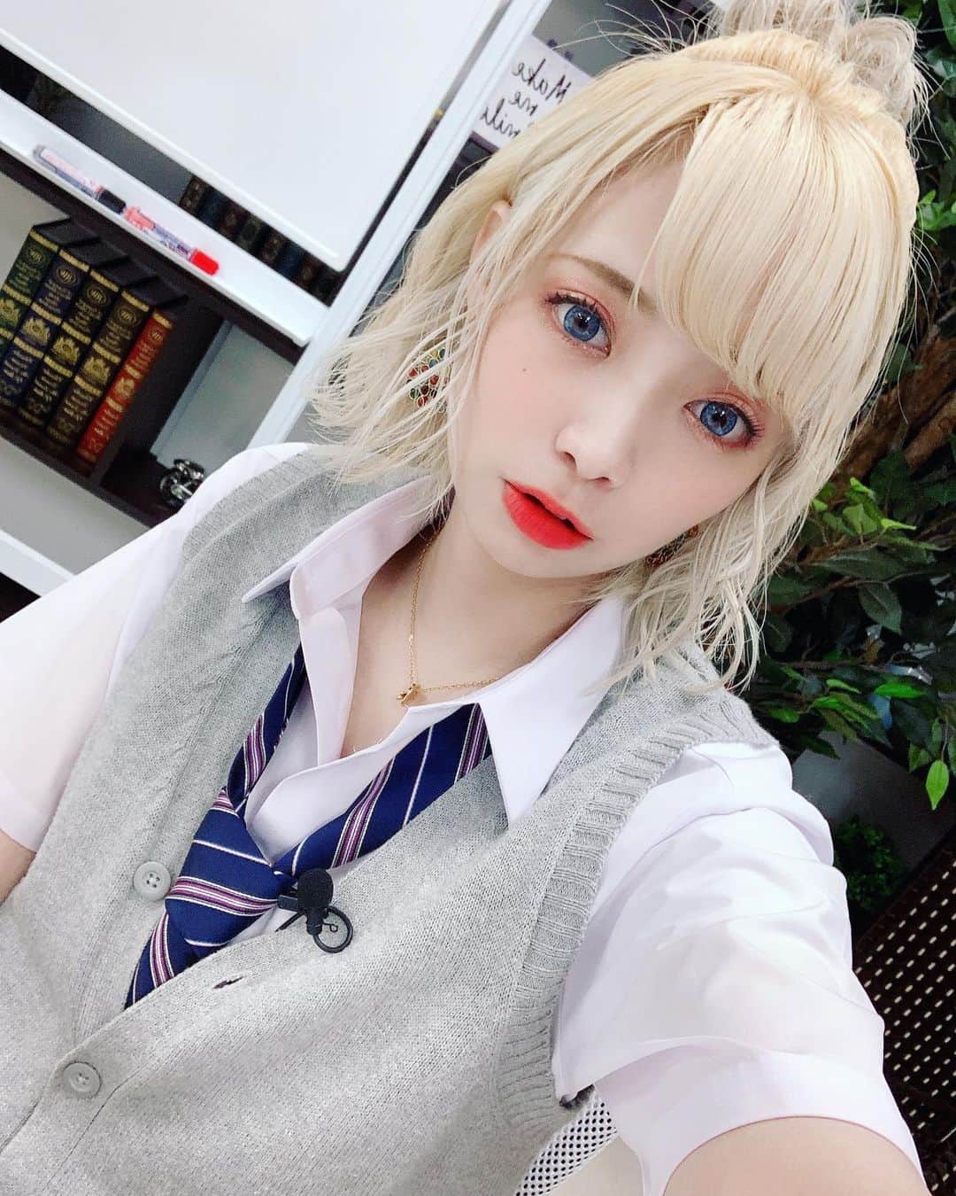 山崎はるかさんのインスタグラム写真 山崎はるかinstagram しずえさんぽいと言われた髪型で 制服 金髪女子 しずえヘアー 金髪制服 6月17日 18時11分 Pyon Haruka Y