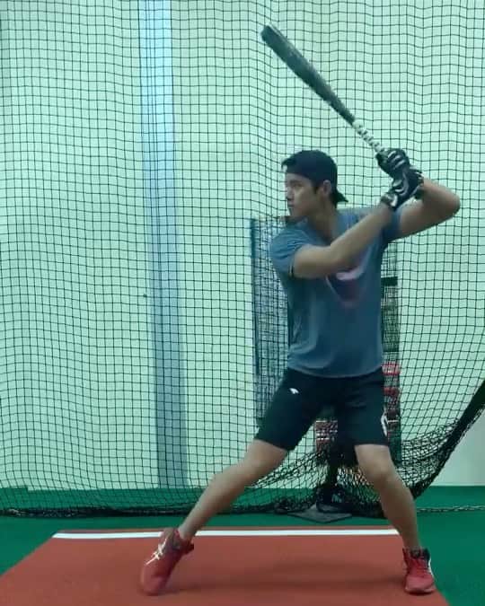のインスタグラム：「Staying ready」