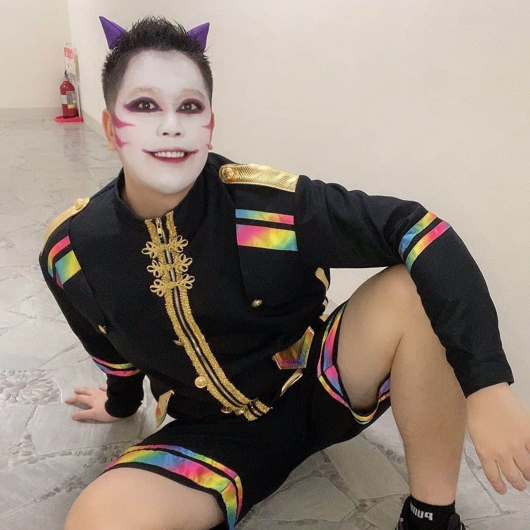 たっしーのインスタグラム：「おはたし🌈🛴 ＊ #モノクローン #虹色担当 #たっしー #アイドル」