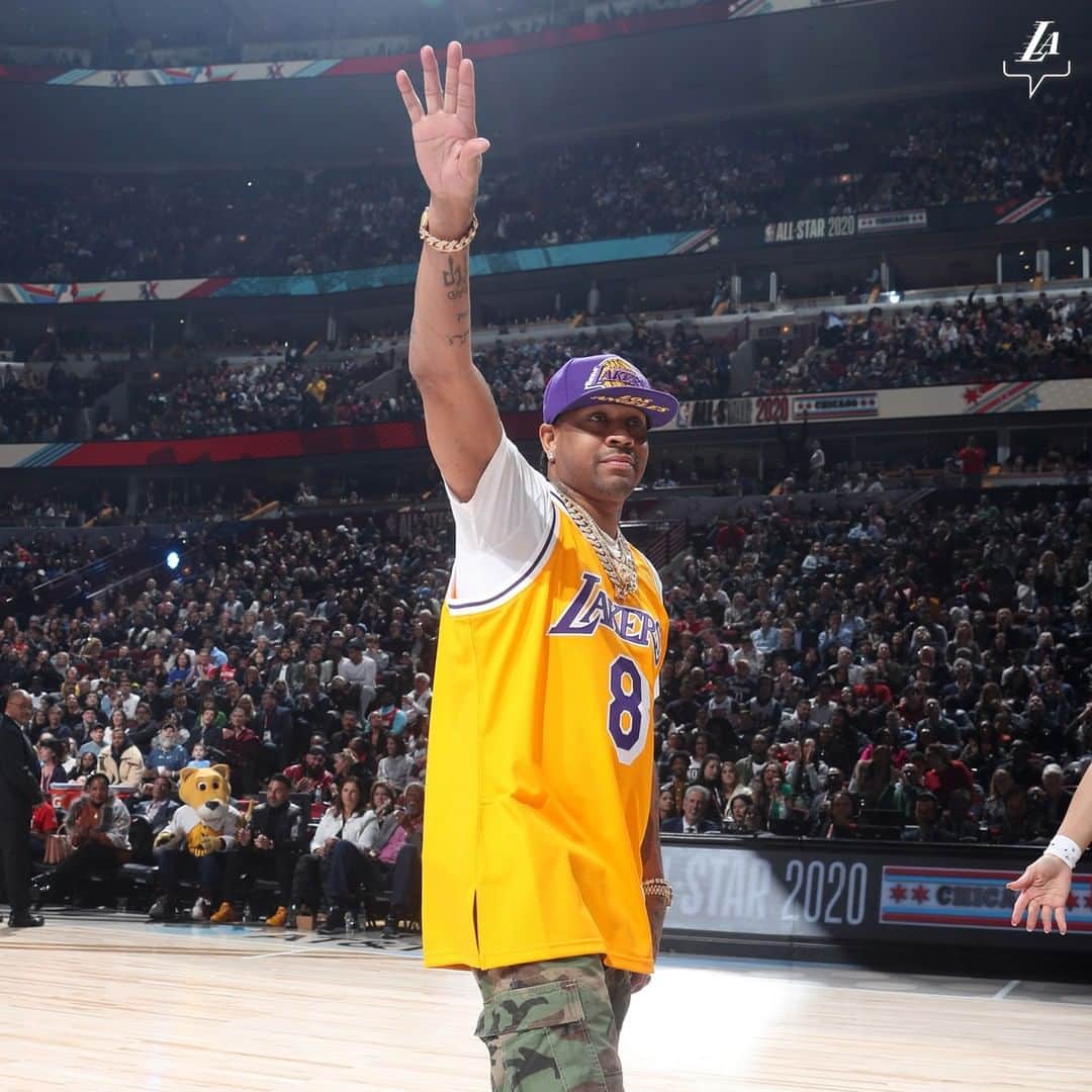 Los Angeles Lakersさんのインスタグラム写真 - (Los Angeles LakersInstagram)「The Mamba ✖️ The Answer #BestOfLakersSixers」6月17日 9時39分 - lakers
