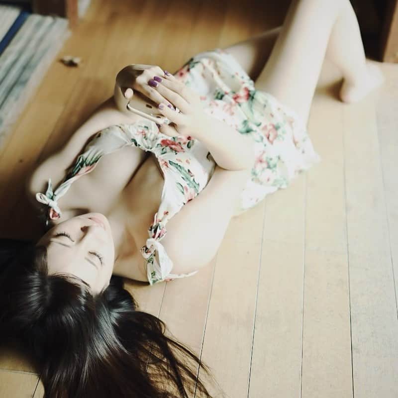 林檎蜜紀さんのインスタグラム写真 - (林檎蜜紀Instagram)「げんきにしていますか。 私はあの日と変わらずげんきです。  #創作ポトレ #ポートレート #model  #田舎暮らし」6月17日 10時38分 - ringo_mitsuki