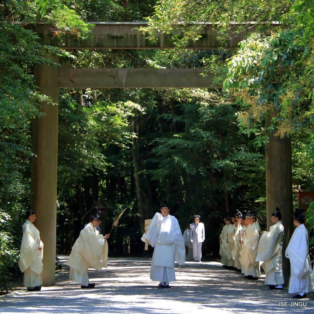 伊勢神宮さんのインスタグラム写真 - (伊勢神宮Instagram)「#伊勢神宮 #神宮 #神社 #心のふるさと #外宮 #豊受大神宮 #月次祭 #奉幣 #修祓 #ISEJINGU #JINGU #SOUL_of_JAPAN #japan #jinja #shinto#Geku #Toyouke_daijingu #Tsukinami_sai」6月17日 11時00分 - isejingu.official