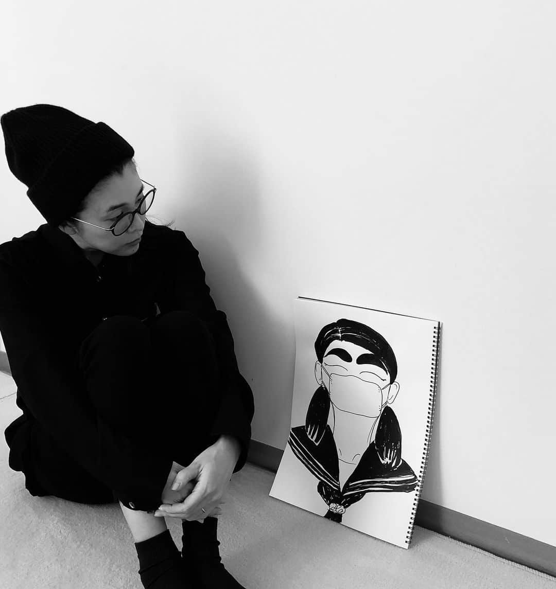 竹内結子さんのインスタグラム写真 - (竹内結子Instagram)「・ アヤコ、私、 ついにインスタ100ポスト目になったよ。 記念にやってみたの。 地味に大変だったぜ。 なにコレって？  題材はこちら  #Ayako100Version2020 😊😊😙」6月17日 11時25分 - yuko_takeuchi0401