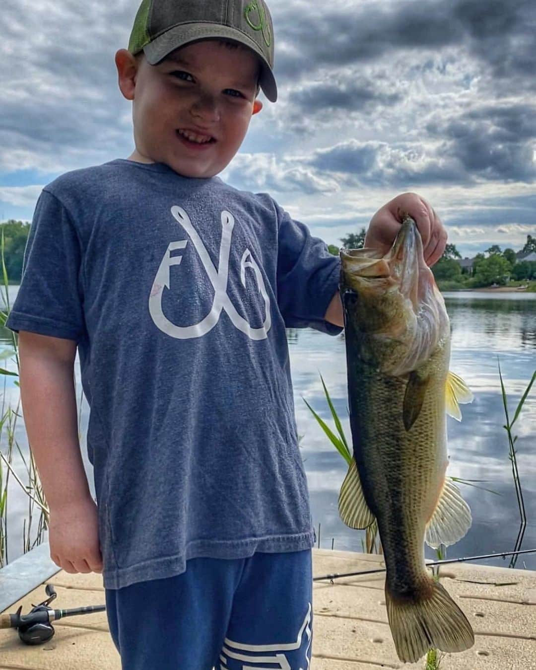 Filthy Anglers™さんのインスタグラム写真 - (Filthy Anglers™Instagram)「What’s better than seeing little dudes like this catching fish??! Really not much if you ask us. Our buddy Josh @grimmlock58fishing has been with us since the beginning and we have watched this little guy grow up over the past 5 yrs into quite the angler. When dad says it’s time to fish, he grabs his Filthy hat and “Filthy Angler in Training” shirt and heads out the door. He landed this nice bass all on his own with dad! Absolutely love it. Congrats little man, you are Certified Filthy www.filthyanglers.com #fishing #kidswhofish #fish #filthysngkers #bassfishing #outdoors #gofishing #angler #largemouthbass #bass #bassmaster #mlf #flw」6月17日 11時54分 - filthyanglers