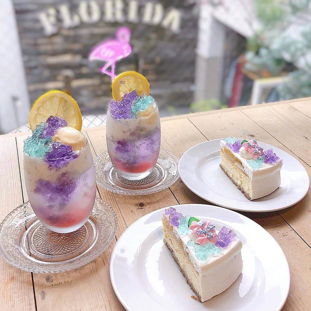 4meee さんのインスタグラム写真 4meee Instagram 華やかで爽やかな見た目の紫陽花のドリンクとケーキ Sundaybrunch の紫陽花スイーツがかわいすぎると大人気 店内の光の入り方が綺麗なのもポイント 紫陽花のケーキはチーズケーキなんだって