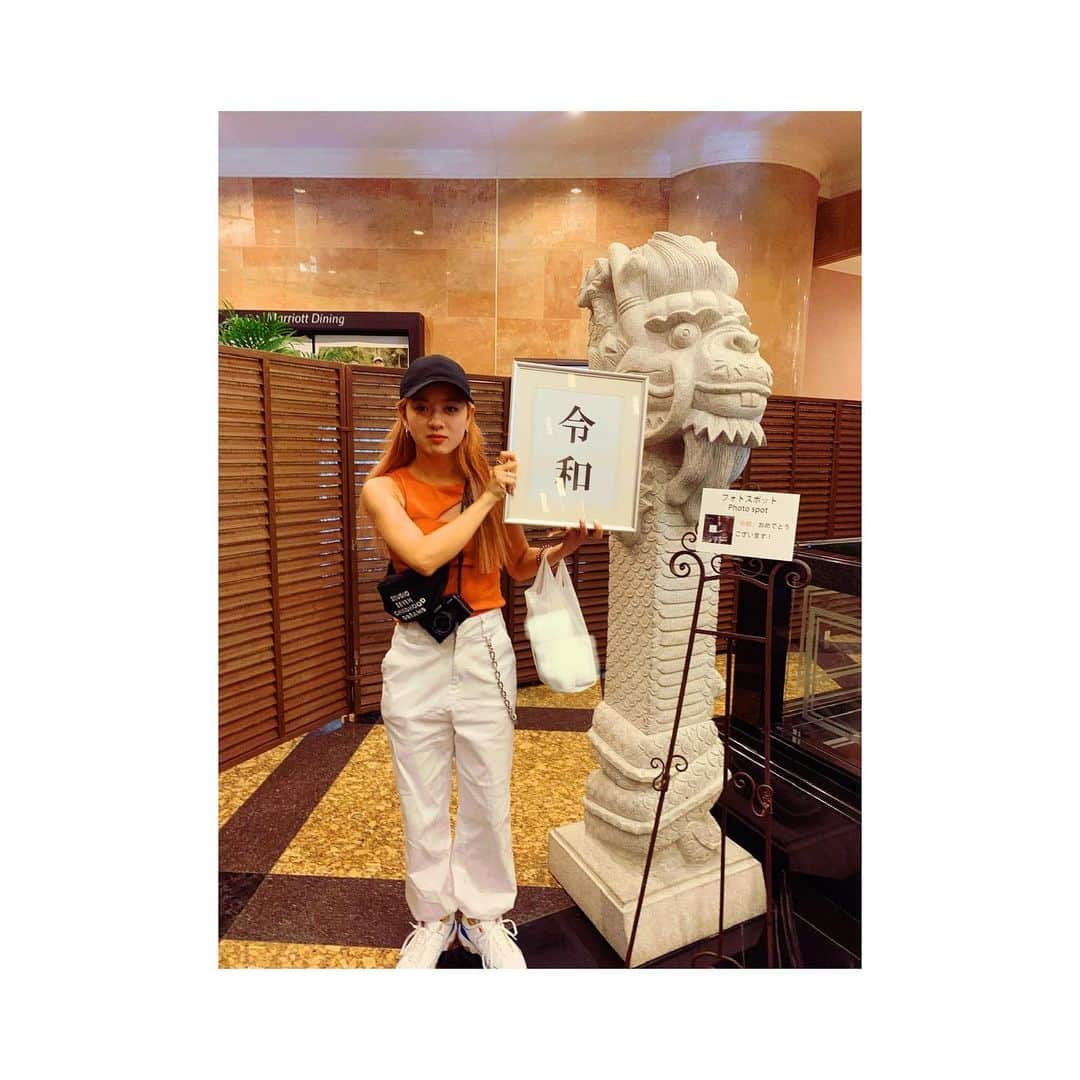 石井杏奈さんのインスタグラム写真 - (石井杏奈Instagram)「7/5に「LIVE×ONLINE」にて E-girlsがライブさせて頂きます😊  こんな時だからこそ沢山の方と繋がれますように。  https://abema.tv/channels/payperview-1/slots/9dY96L9B26G8dM  そして、柚、お誕生日おめでとう😊最高な人。 #プリクラ　#令和　😂」6月17日 13時48分 - anna_ishii_official