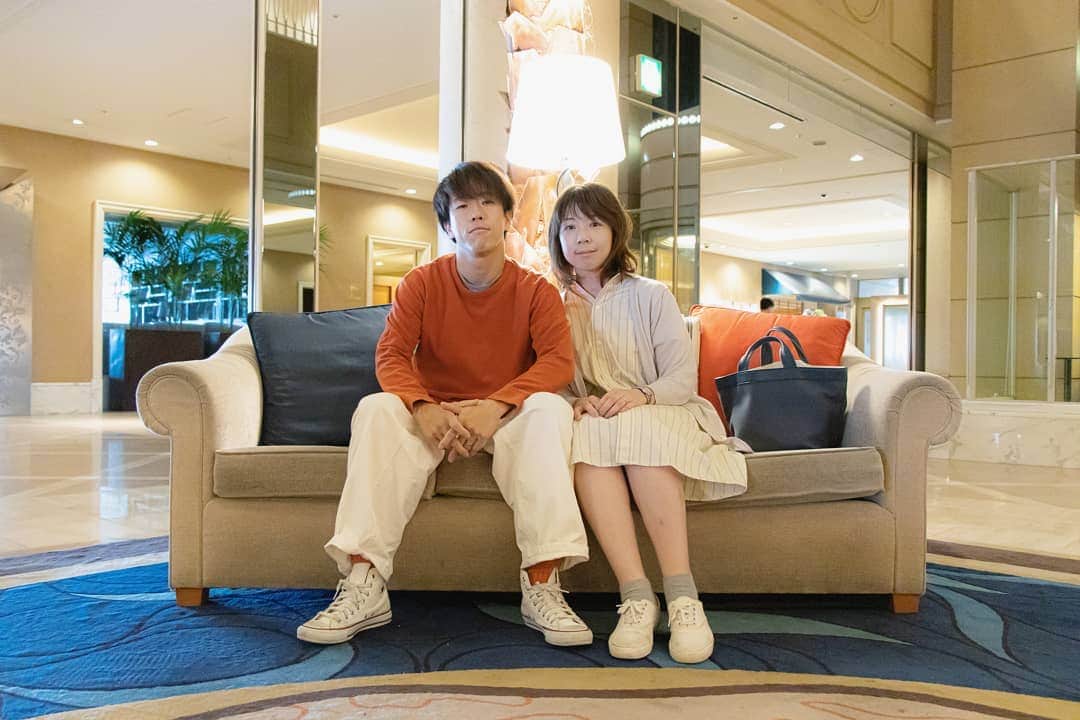 岡本圭司さんのインスタグラム写真 - (岡本圭司Instagram)「先日結婚10周年でした。 ここまで彼女が大きい存在になるとは昔は思わなかったけど、今は一緒に居れることを心から幸せに感じます。笑 この日はショッピングしたり、北野のレストランでディナーしたり、事務所から徒歩でいけるオリエンタルホテルに泊まったり二人の地元の神戸を満喫。 良い街で好きな人と面白い子供たちと最高の仲間たちと過ごせる日々に、これ以上の幸せがあるのかと思います。 これからも2人の生活は続くけど、いつまでも元気に一緒に居たいなーと思える記念日でした。 #のろけ」6月17日 14時21分 - hywod_kj