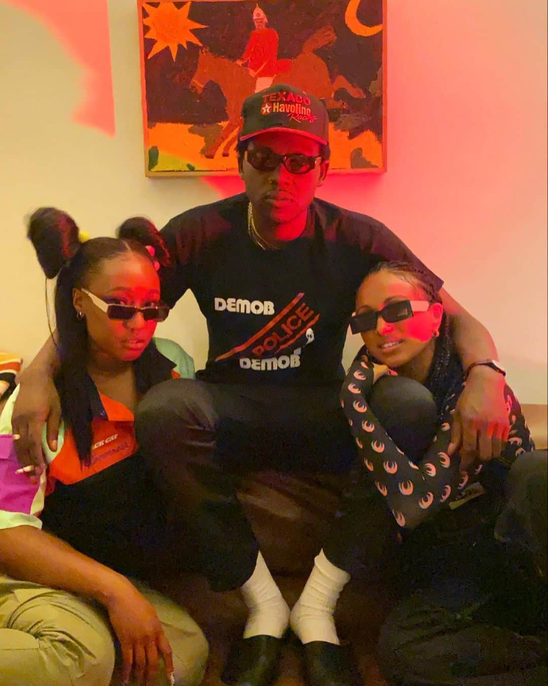 セオフィラス・ロンドンのインスタグラム：「Writing Tuesday’s.  @venusx is not only a legendary DJ but she is also a great song writer ive learned via @mybebeyrecords  Aka lil covid-19 🤿✨- REE」