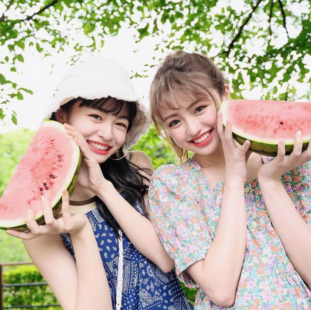 Popteenさんのインスタグラム写真 - (PopteenInstagram)「7月1日発売Popteen8月号からリコのんのオフショットを公開😻🍉☀️今年の夏休みは短いからこそ、充実した夏プランをたてて思い出を作ろう💖 #popteen#8月号#夏イベント#リコリコ#のんのん#リコのん#莉子#香音#スイカ#🍉 #夏#夏服#コーディネート#おしゃれ#2020」6月17日 14時33分 - popteen_official