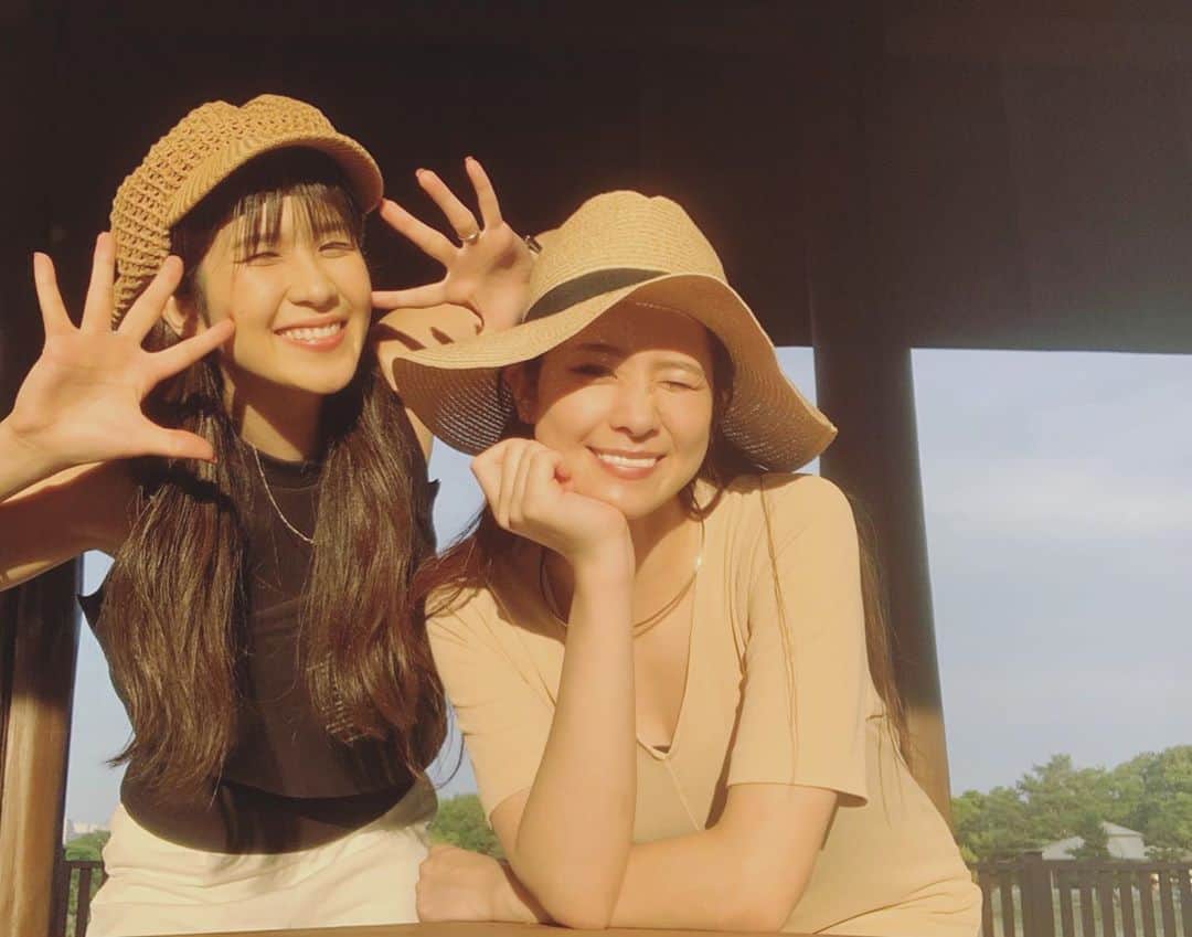 立花サキさんのインスタグラム写真 - (立花サキInstagram)「何歳になっても、一緒に﻿ 楽しみを見つけて行こうね🕊♥️﻿ ﻿ 私たちがおばあちゃんになる頃には﻿ どうなってるかな👵笑﻿ ﻿ 姉妹フォト📷﻿ ﻿ my sister💛﻿ ﻿ ﻿ #photo﻿ #sister﻿ #自己満﻿ #動画撮影﻿」6月17日 14時52分 - tachibanasakichaso