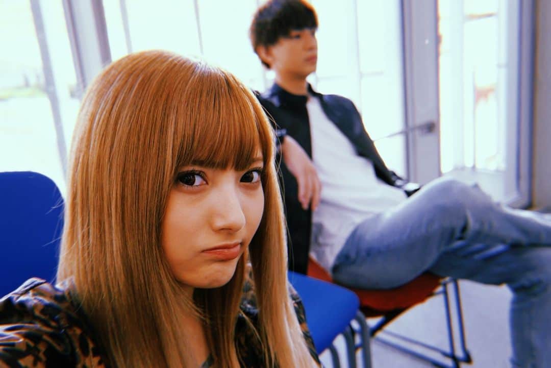 アユの秘密日記のインスタグラム：「今日はマサさんとテレビ局。⁣ 最近、マサさんイライラしてる。。。⁣ アユのせいかな。。」
