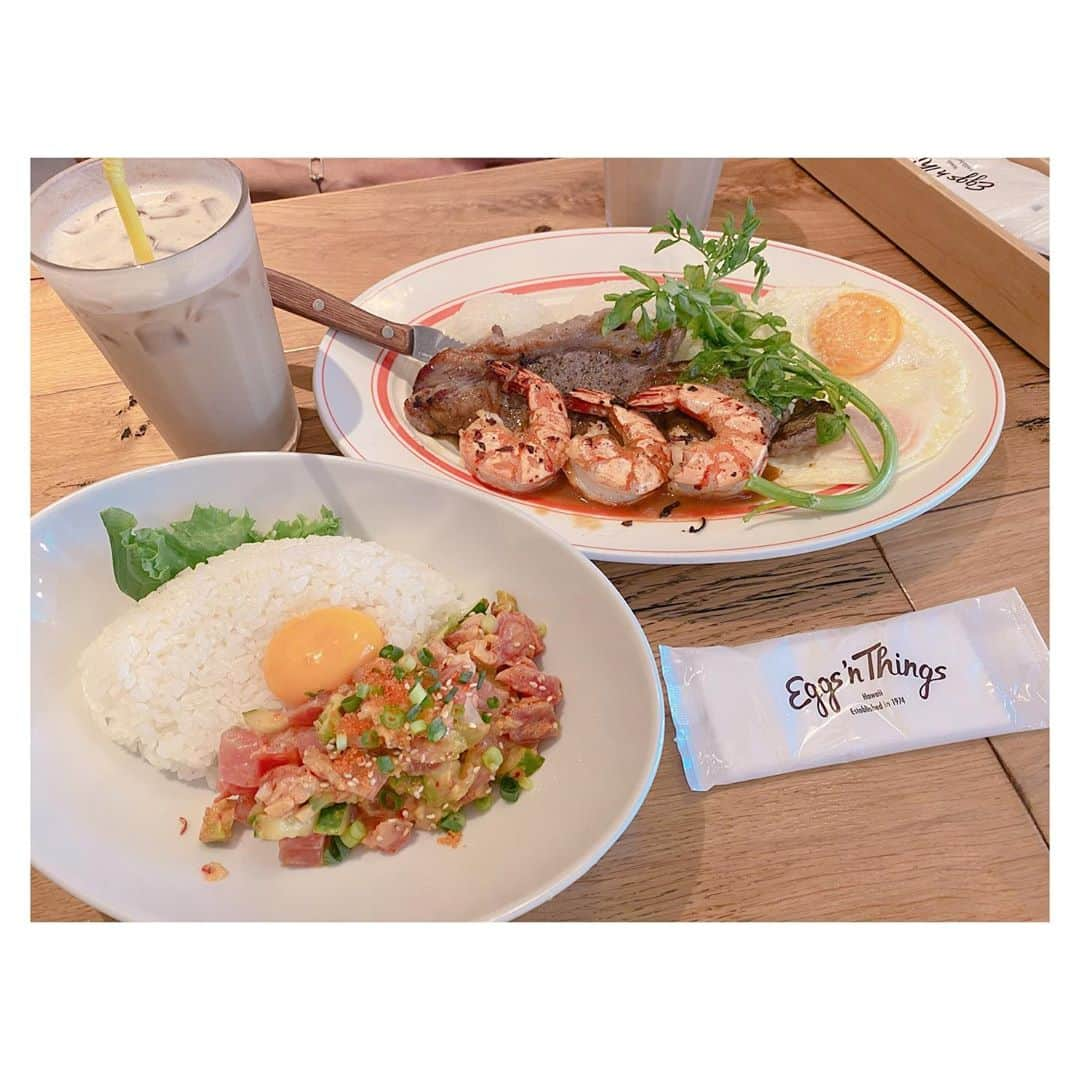 辻希美さんのインスタグラム写真 - (辻希美Instagram)「パンケーキlunch🥞してきたぁぁぁぁ🙏💕💕 幸せやぁ❤️✨✨ #パンケーキ #eggsnthings  #誕生日 #33歳 #🥞💕 #失敗から始まり幸せ #❤️」6月17日 14時55分 - tsujinozomi_official