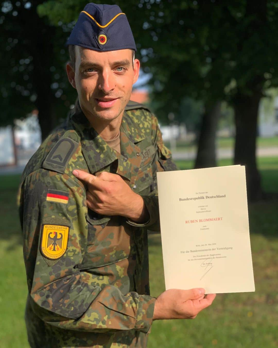 ルーベン・ブロマールトのインスタグラム：「Mit viel Stolz beende ich den letzten Bundeswehrlehrgang für Spitzensportler und habe den Feldwebel Dienstgrad  erreicht. Vielen Dank an meine Kameraden für die tolle Zeit! #horridojoho #hörsaal7 #12er  @spitzensport_bundeswehr」