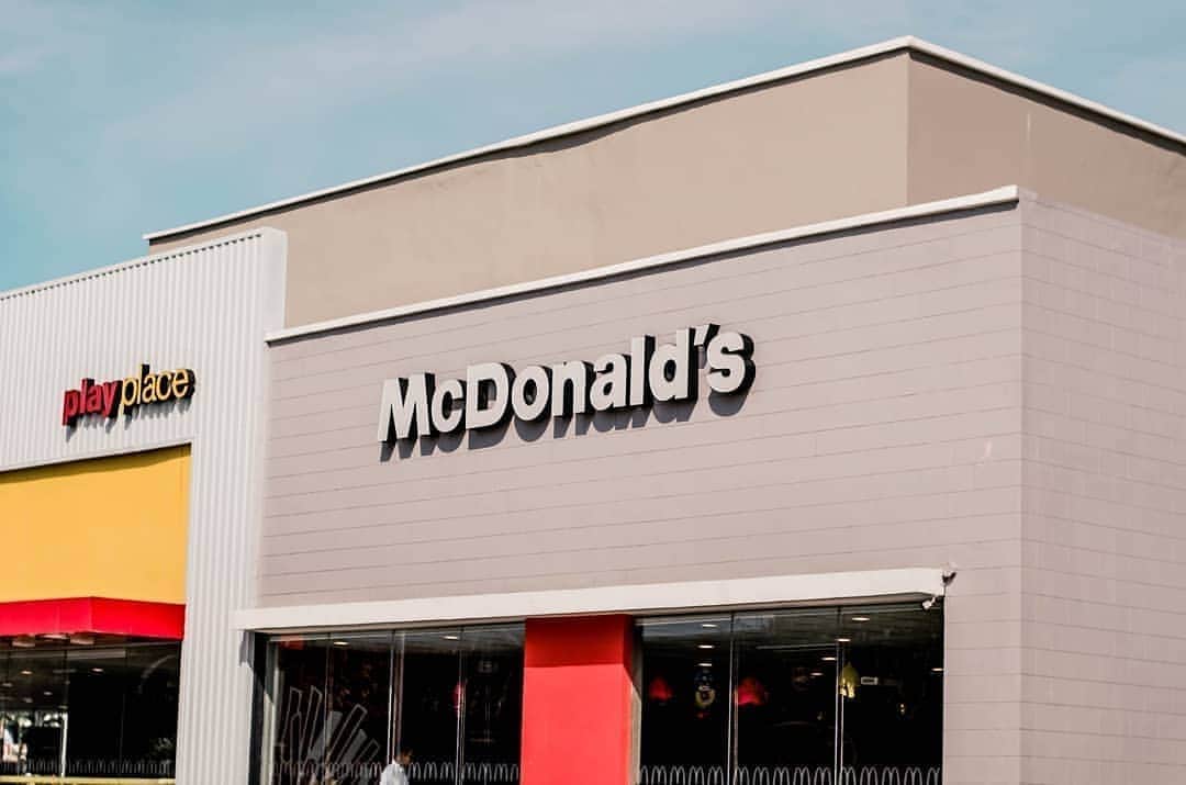 McDonald's Philippinesのインスタグラム：「Missed us like @davegraciadas? We’re excited to safely welcome you back! Come by to grab your faves when you dine-in, take out, or Drive-Thru! 😉」