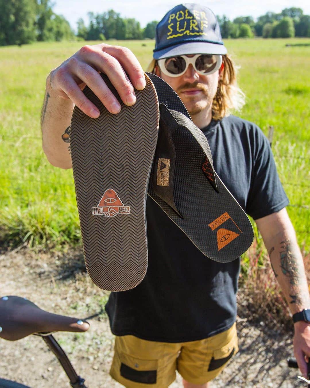 Poler Outdoor Stuffさんのインスタグラム写真 - (Poler Outdoor StuffInstagram)「Behold the Poler x @freewaters_footwear Supreem Flip Flop, for wherever your feet may take you! Live on the site now and just in time for summer⛺️ #campvibes #polerstuff」6月18日 2時10分 - polerstuff