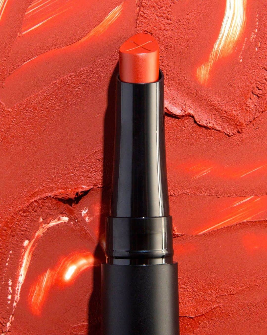 Smashboxのインスタグラム：「With reviews like “i'm obsessssssed" – what are u even waiting for? Try it on yourself in the @youcamapps! ​Shade is Out Loud 🗣」