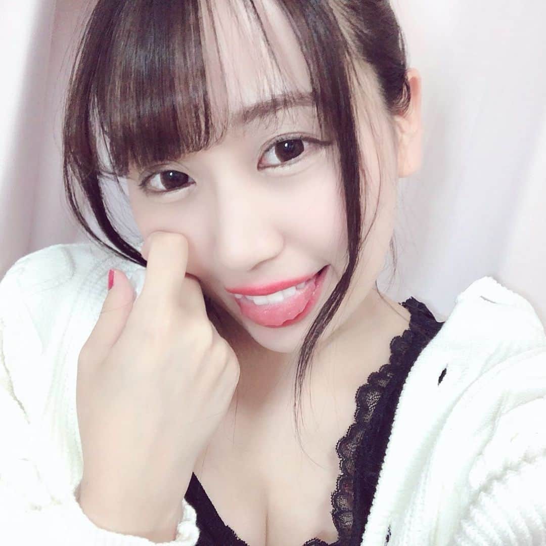 楠木まゆのインスタグラム：「🤍 ・ #goodnight #おやすみなさい #😴」
